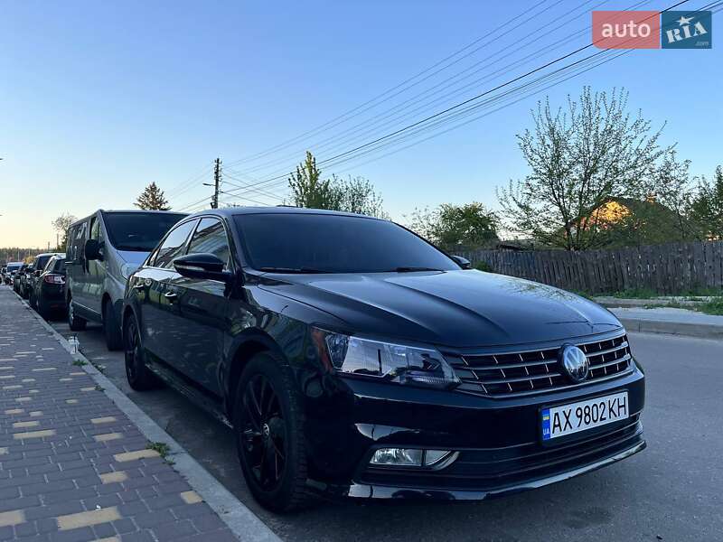 Седан Volkswagen Passat 2018 в Киеве
