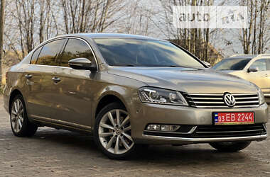 Седан Volkswagen Passat 2012 в Тернополе