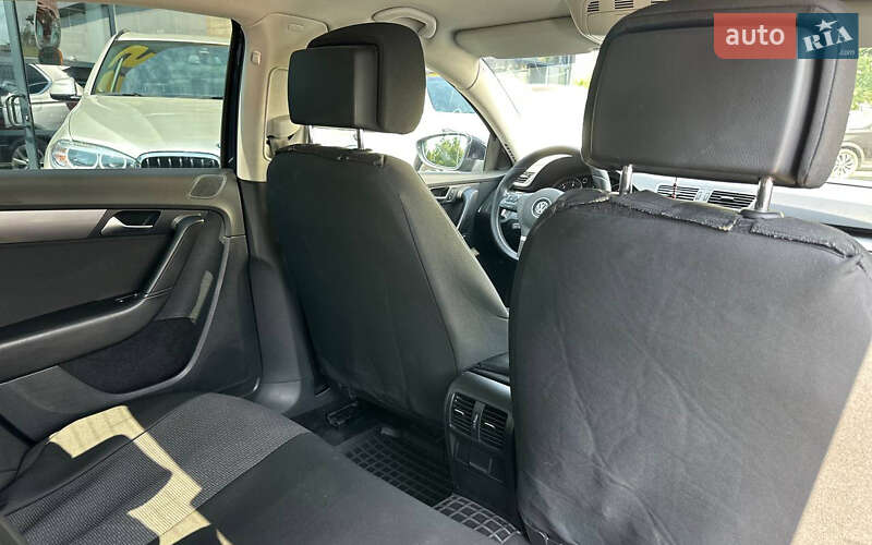 Седан Volkswagen Passat 2013 в Львове