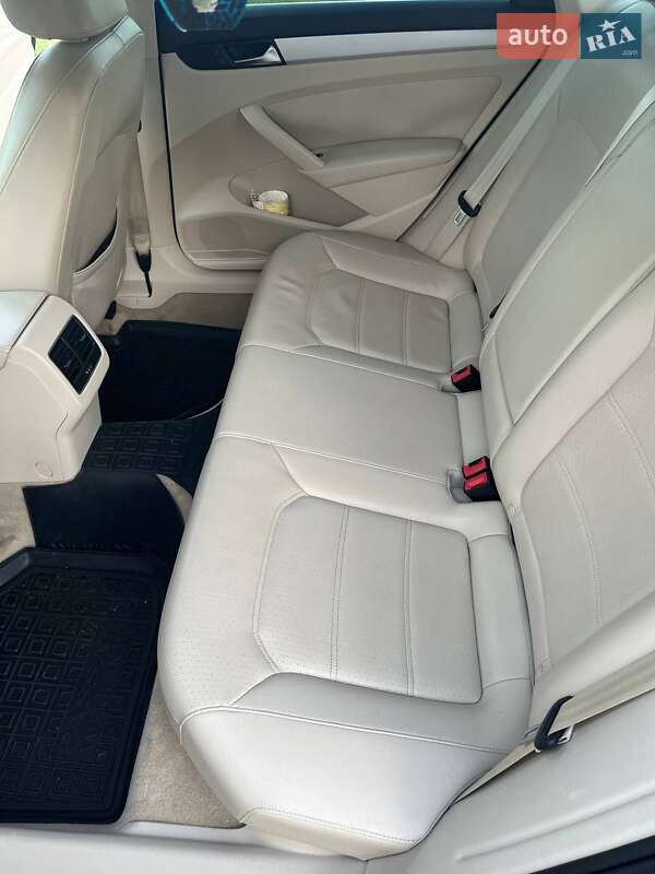 Седан Volkswagen Passat 2012 в Черкассах