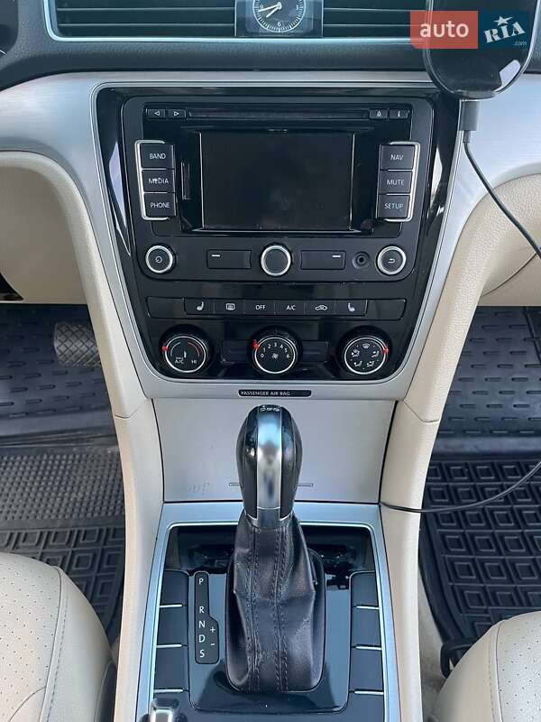 Седан Volkswagen Passat 2012 в Черкассах