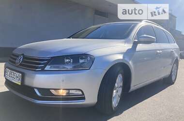 Універсал Volkswagen Passat 2011 в Львові