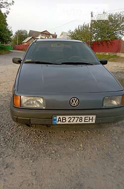 Седан Volkswagen Passat 1989 в Виннице