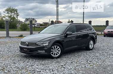 Универсал Volkswagen Passat 2021 в Бродах