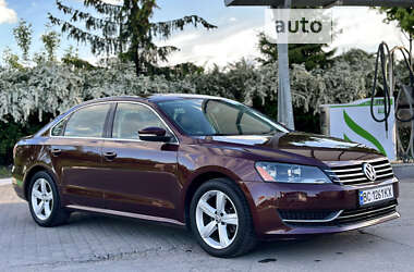 Седан Volkswagen Passat 2013 в Львове