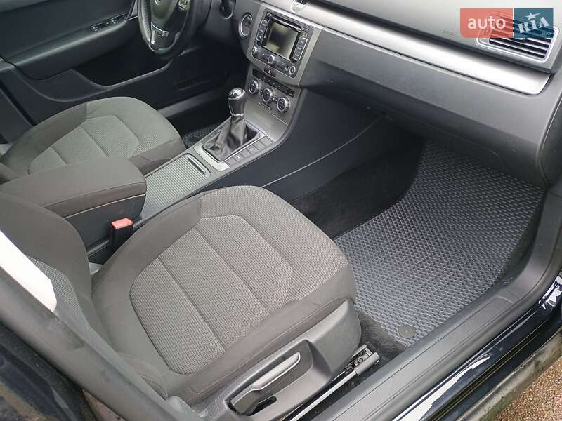 Универсал Volkswagen Passat 2013 в Коростене