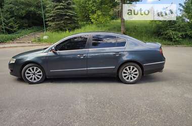 Седан Volkswagen Passat 2009 в Жовкві