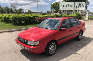 Седан Volkswagen Passat 1994 в Переяславе