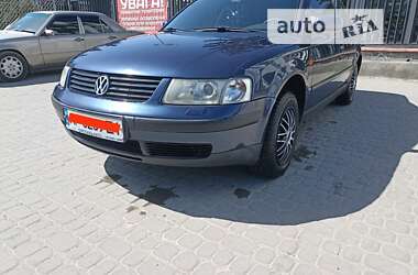 Седан Volkswagen Passat 1998 в Чорткове