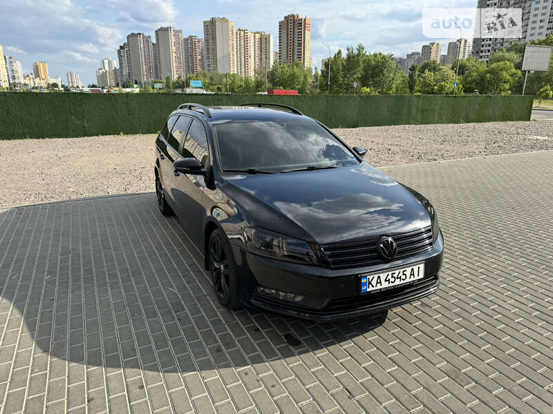 Универсал Volkswagen Passat 2012 в Киеве