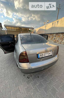 Седан Volkswagen Passat 2002 в Могилев-Подольске