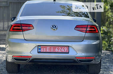 Седан Volkswagen Passat 2019 в Дрогобыче