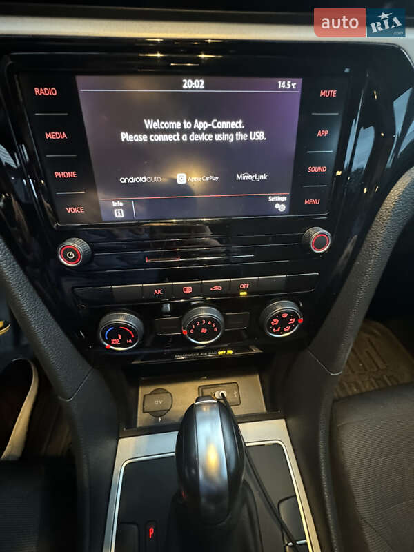 Седан Volkswagen Passat 2020 в Каменском