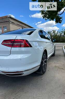 Седан Volkswagen Passat 2016 в Умани