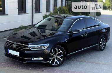 Седан Volkswagen Passat 2015 в Хмельницком