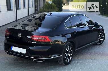 Седан Volkswagen Passat 2015 в Хмельницком