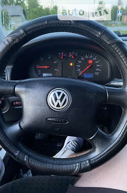 Универсал Volkswagen Passat 1998 в Долине