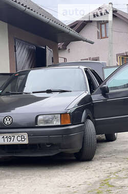 Седан Volkswagen Passat 1989 в Городенці