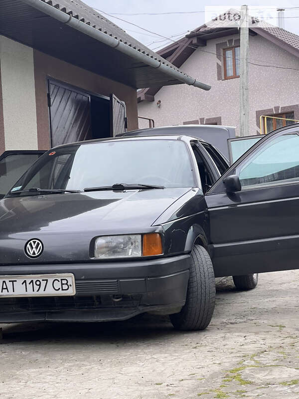 Седан Volkswagen Passat 1989 в Городенке