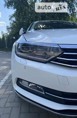 Седан Volkswagen Passat 2018 в Киеве