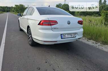 Седан Volkswagen Passat 2018 в Львове