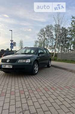 Універсал Volkswagen Passat 2000 в Львові