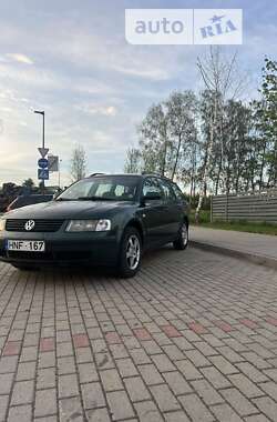 Универсал Volkswagen Passat 2000 в Львове