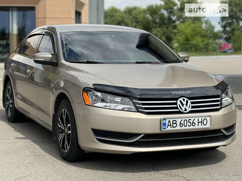 Седан Volkswagen Passat 2014 в Днепре