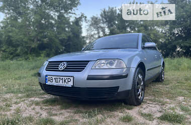 Седан Volkswagen Passat 2002 в Виннице