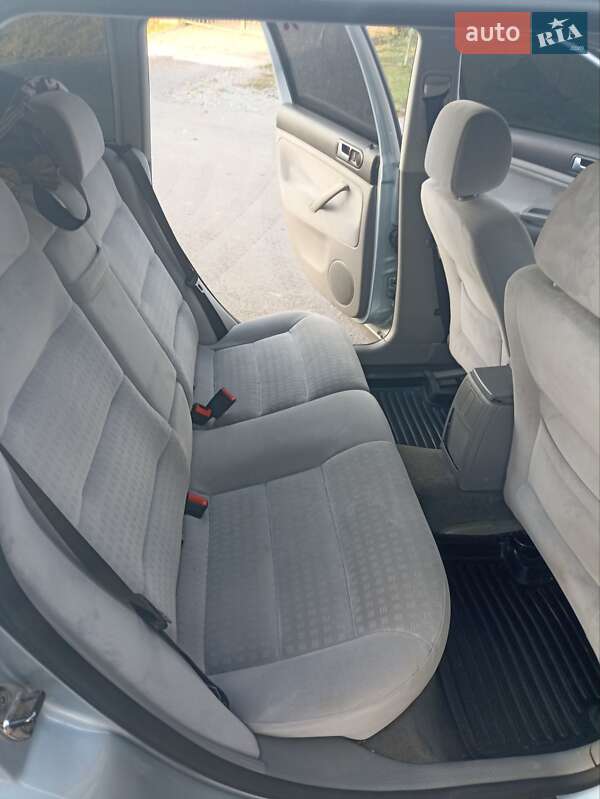 Универсал Volkswagen Passat 2003 в Львове