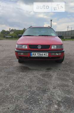 Универсал Volkswagen Passat 1994 в Дергачах