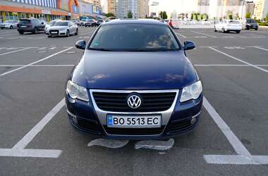 Универсал Volkswagen Passat 2010 в Киеве