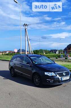 Универсал Volkswagen Passat 2006 в Хусте