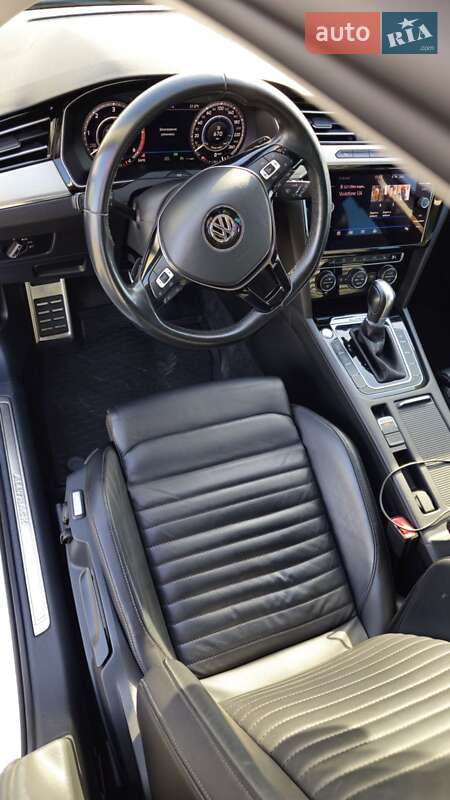 Універсал Volkswagen Passat 2017 в Глибокій