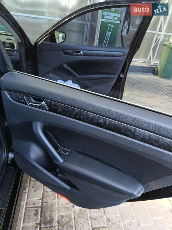 Седан Volkswagen Passat 2012 в Кропивницком