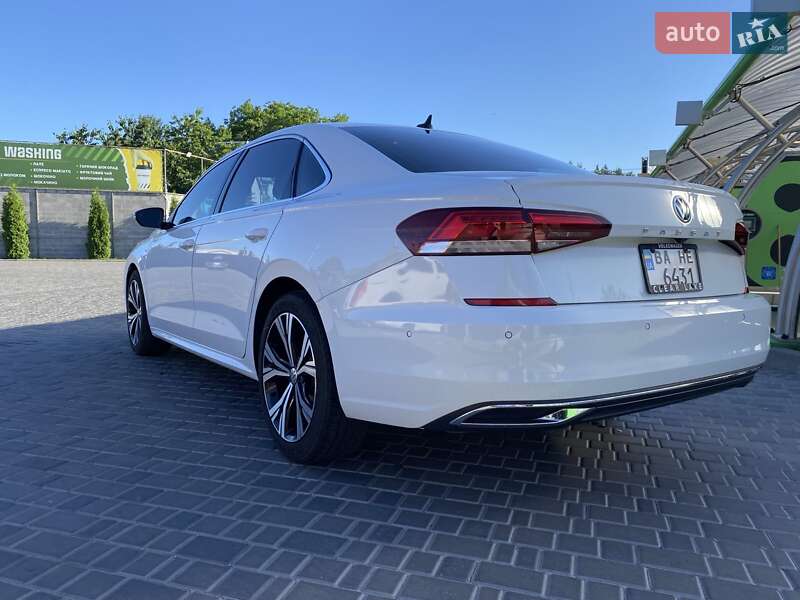 Седан Volkswagen Passat 2019 в Кропивницком