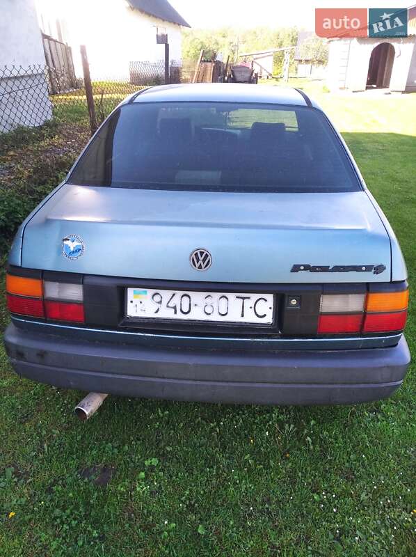 Седан Volkswagen Passat 1991 в Мостиске