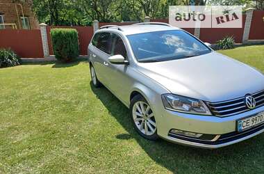 Універсал Volkswagen Passat 2012 в Чернівцях