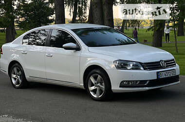 Седан Volkswagen Passat 2011 в Киеве