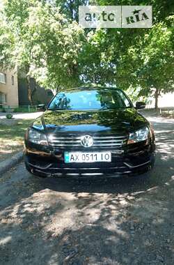 Седан Volkswagen Passat 2013 в Харкові