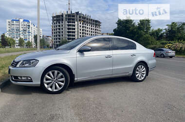 Седан Volkswagen Passat 2012 в Черкасах