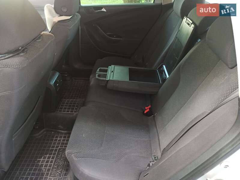 Універсал Volkswagen Passat 2006 в Зборові