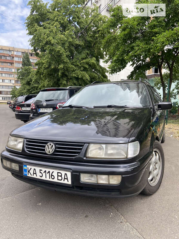 Універсал Volkswagen Passat 1994 в Києві