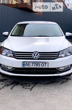 Седан Volkswagen Passat 2013 в Хмельницком