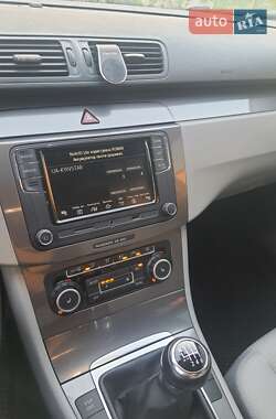 Универсал Volkswagen Passat 2010 в 