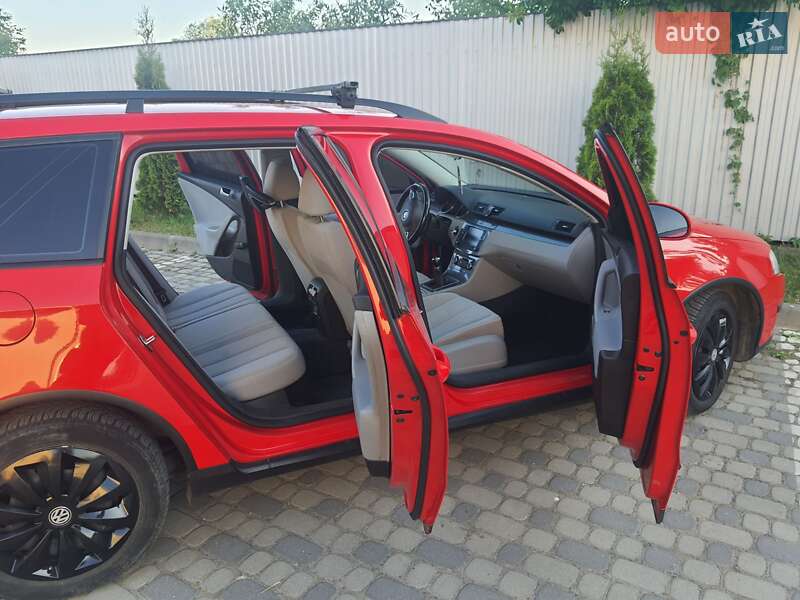 Универсал Volkswagen Passat 2010 в Ивано-Франковске
