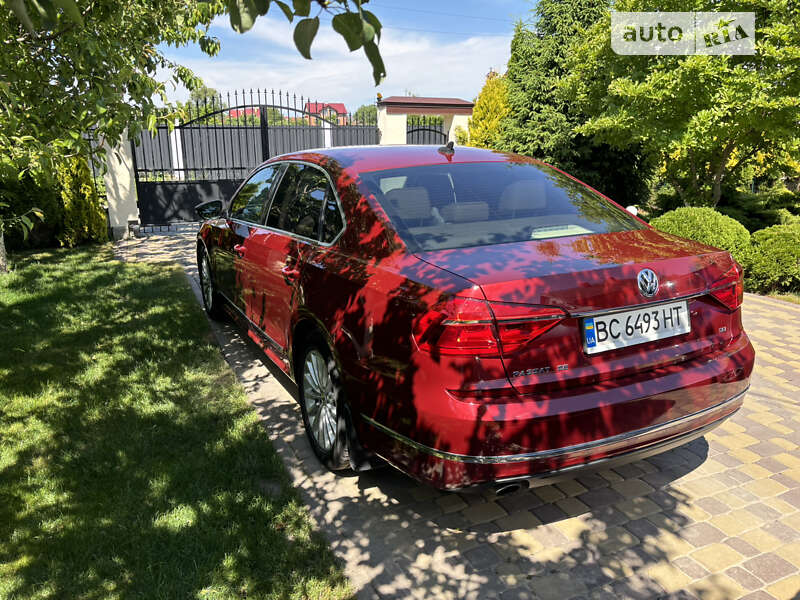 Седан Volkswagen Passat 2016 в Львові