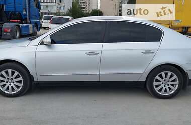 Седан Volkswagen Passat 2007 в Киеве