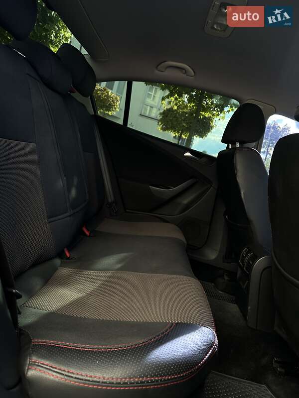 Седан Volkswagen Passat 2009 в Івано-Франківську