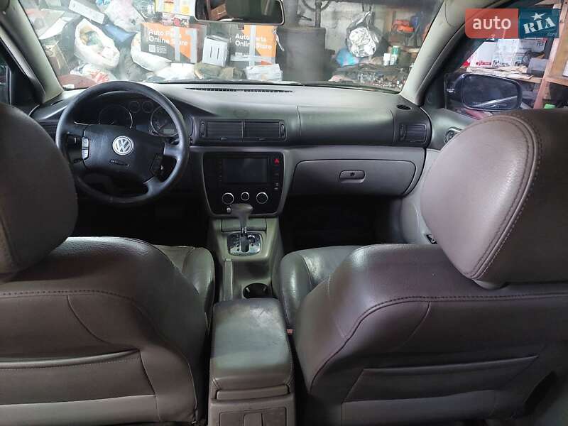 Седан Volkswagen Passat 2003 в Харкові